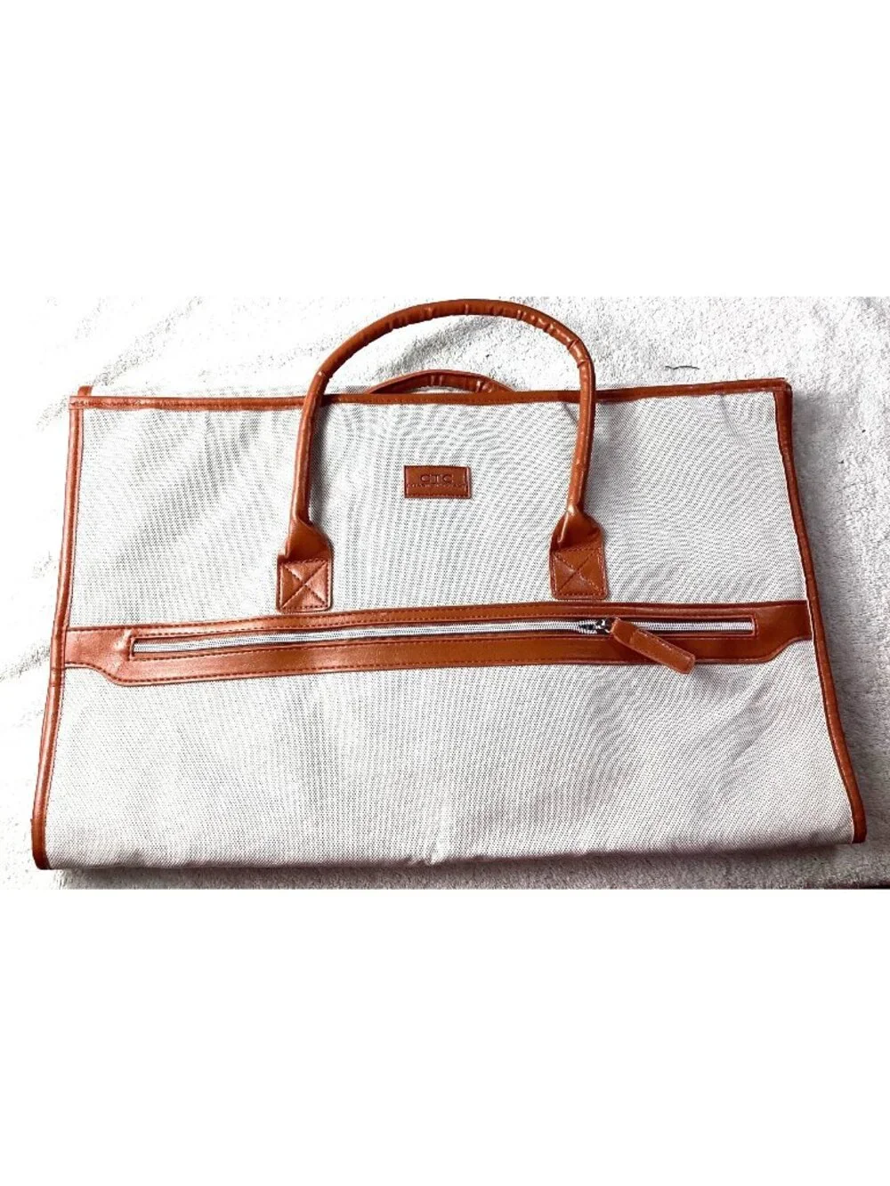 CTC Coast To Coast Beige Garment Bag*Striped Interior*Zipper Pockets*Travel*NIP